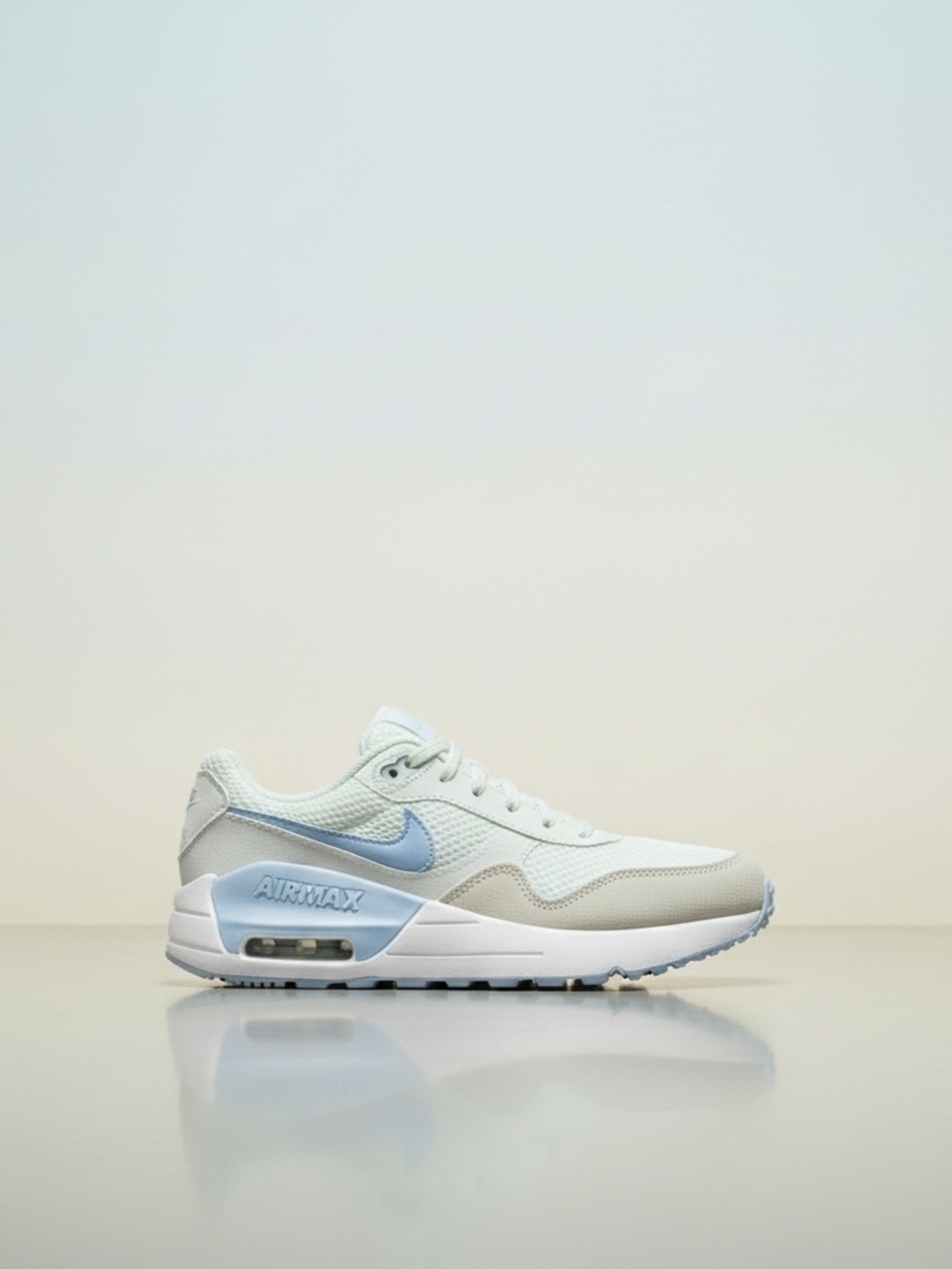 Nike Air Max SYSTM Summit White/Cobalt Bliss (GS) 8.5 Woman/7 Youth